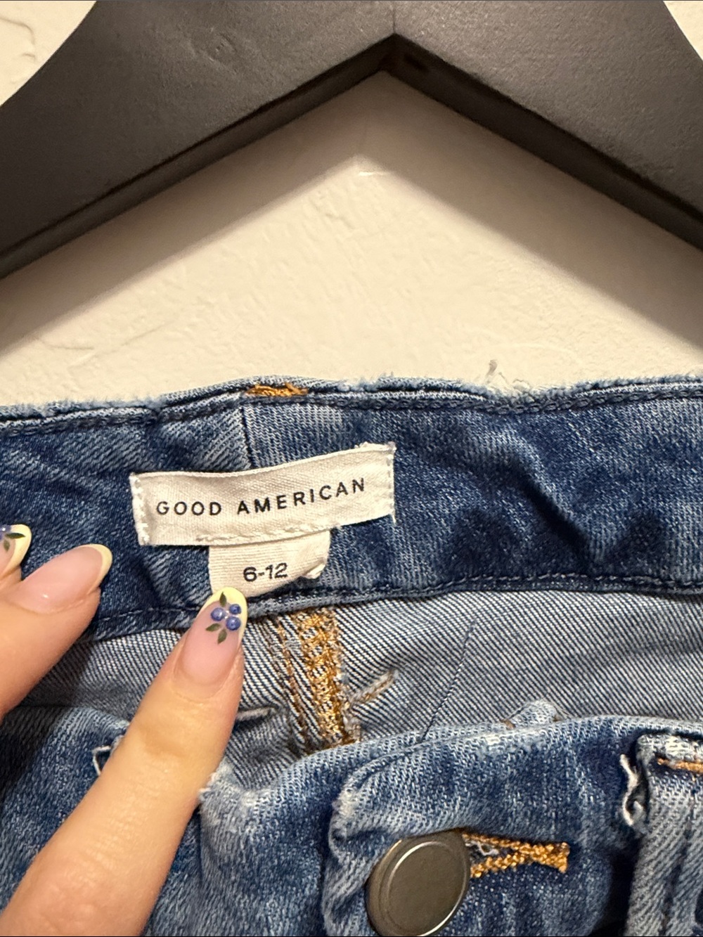 Good American “Soft Tech Good Classic Bootcut Jeans” - Picture 3 of 7